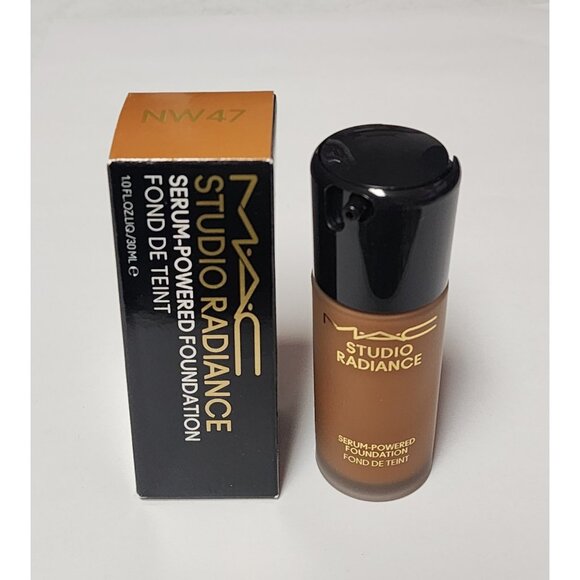 MAC NW47 Studio Radiance Serum Powered Foundation - Picture 1 of 3